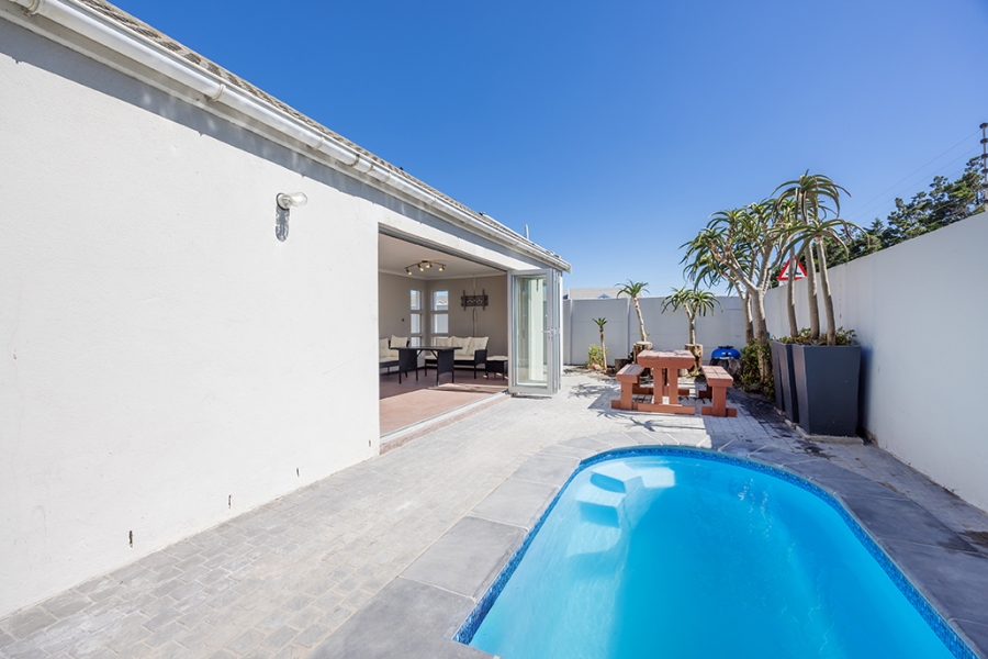 To Let 3 Bedroom Property for Rent in West Beach Western Cape